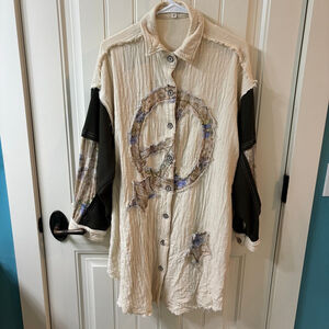 Women's S POL Button Up Shirt Jacket Beige Green Peace Sign Oversized Lagenlook